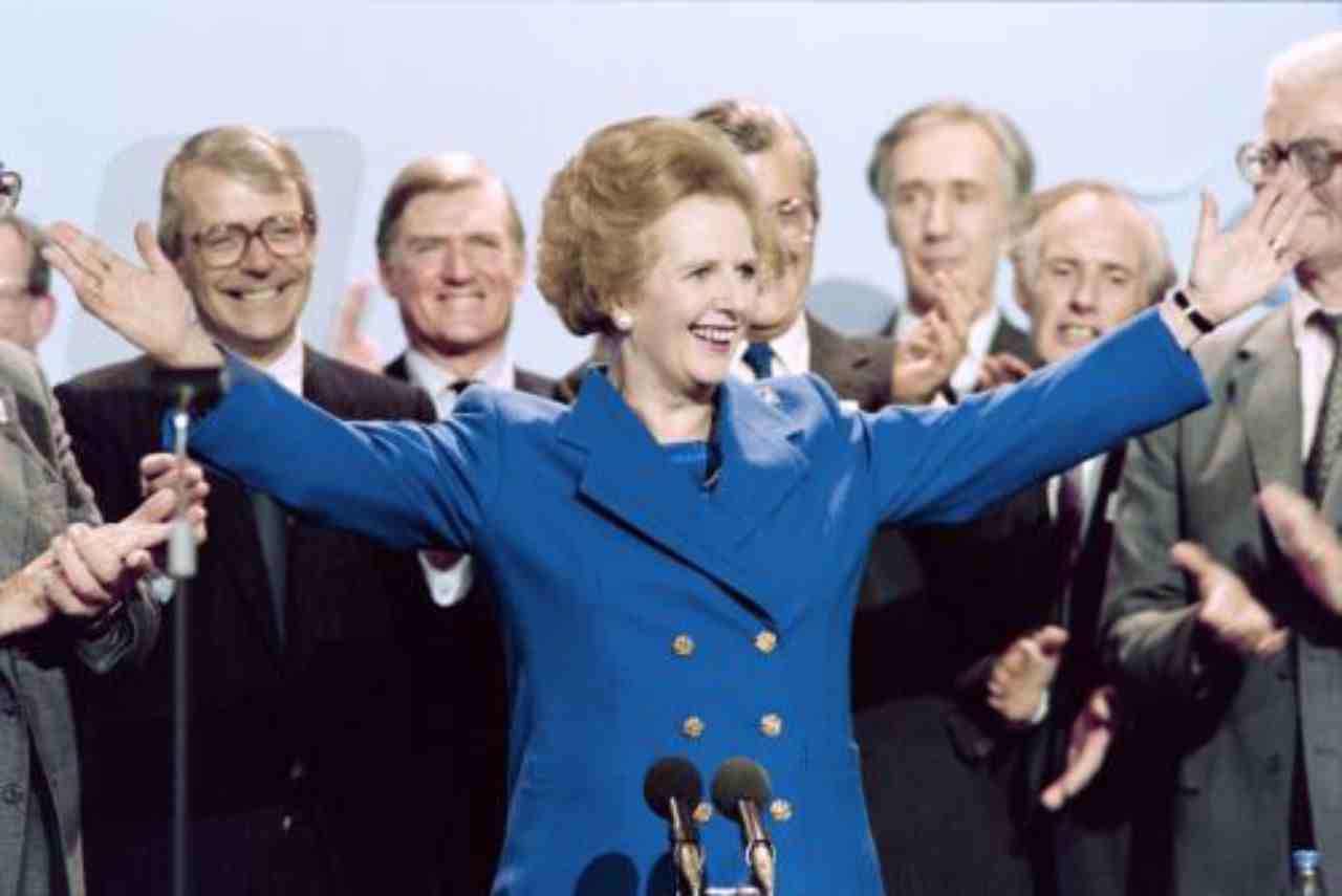 欧洲首位女首相撒切尔，雄踞政坛11年，晚年却老无所依
