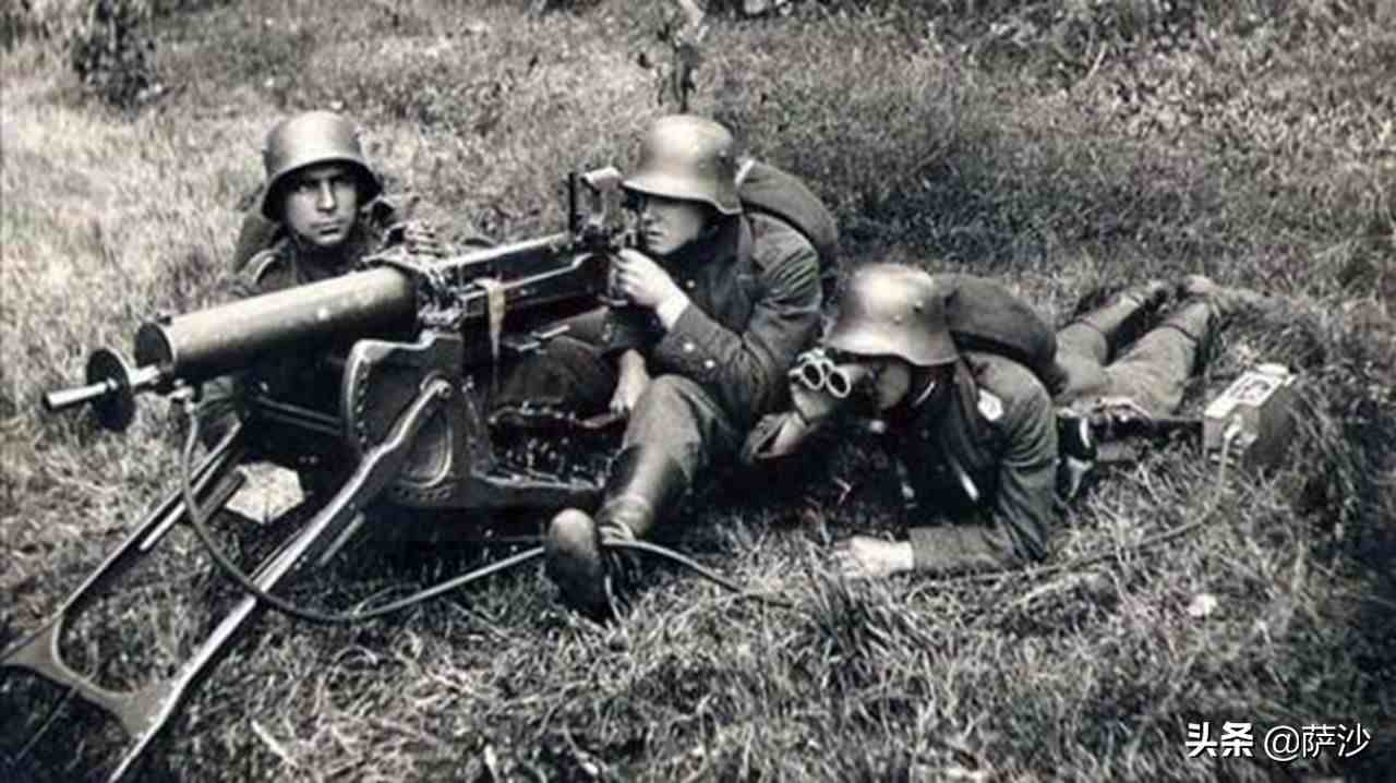 11月14日一战索姆河战役结束1916年：德军重机枪1天打死5万英军