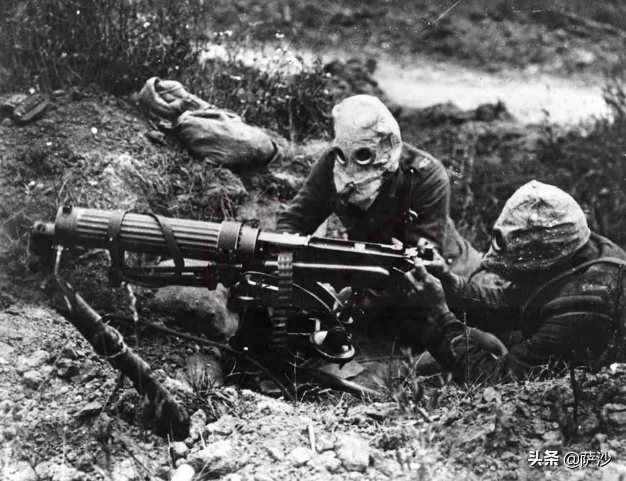 11月14日一战索姆河战役结束1916年：德军重机枪1天打死5万英军