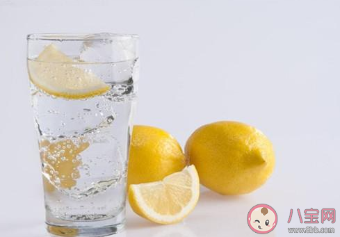 柠檬水要空腹喝吗 柠檬水什么时候喝最好