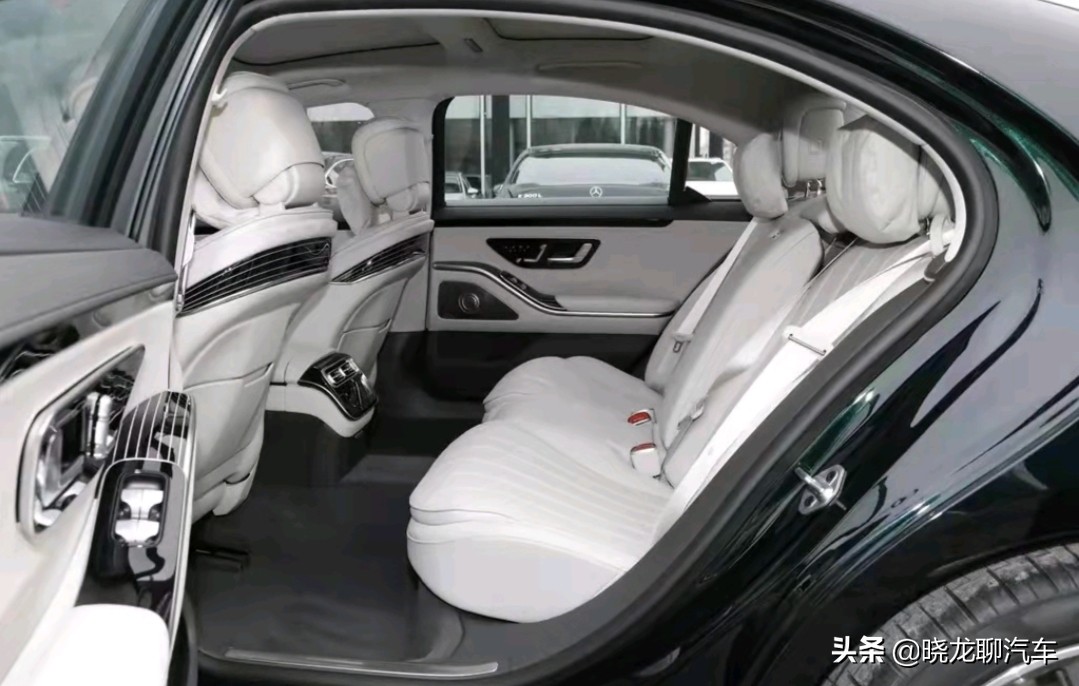 新款奔驰S级席卷而来，售价91.72-178.11万，全系取消感应后备箱