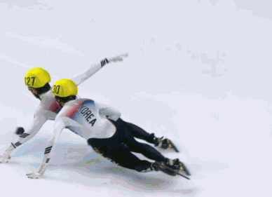短道速滑世界杯韩国2选手冲撞出局(短道速滑世界杯韩国2选手冲撞出局f)