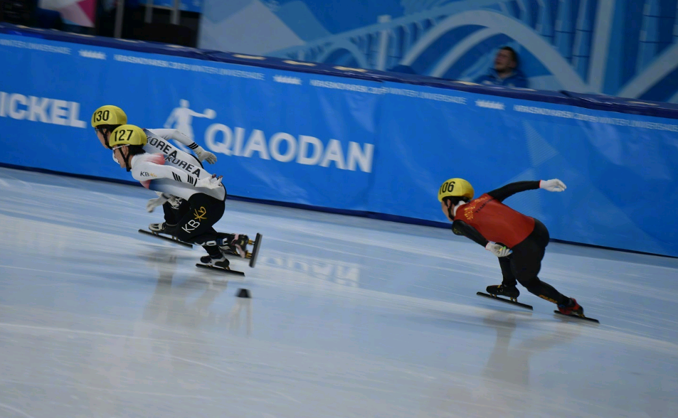 短道速滑世界杯韩国2选手冲撞出局(短道速滑世界杯韩国2选手冲撞出局f)