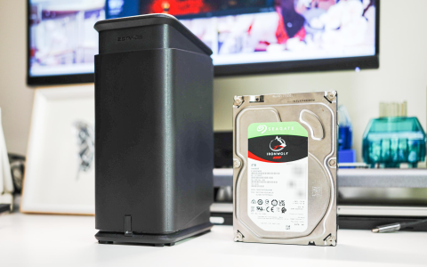 极空间z2 pro开箱拆解评测