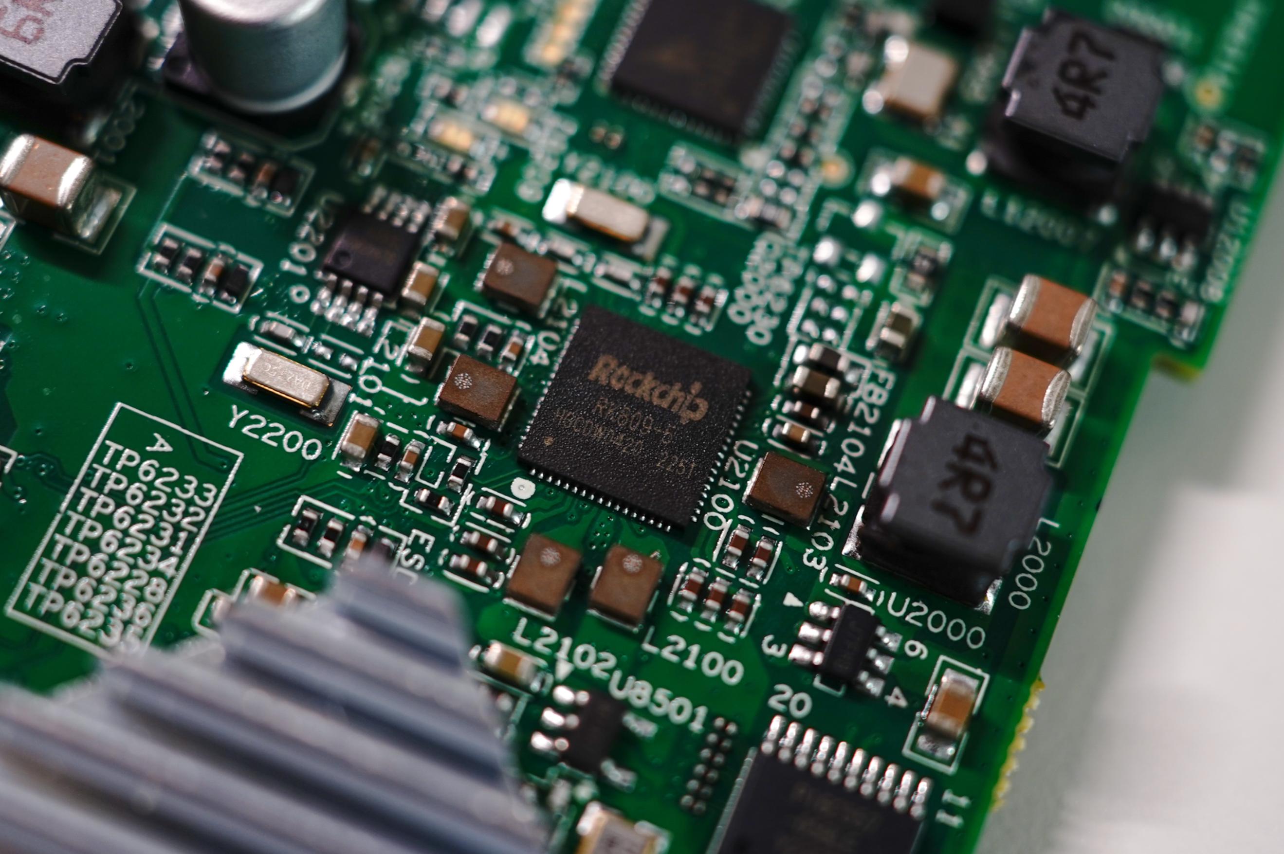 极空间z2 pro开箱拆解评测