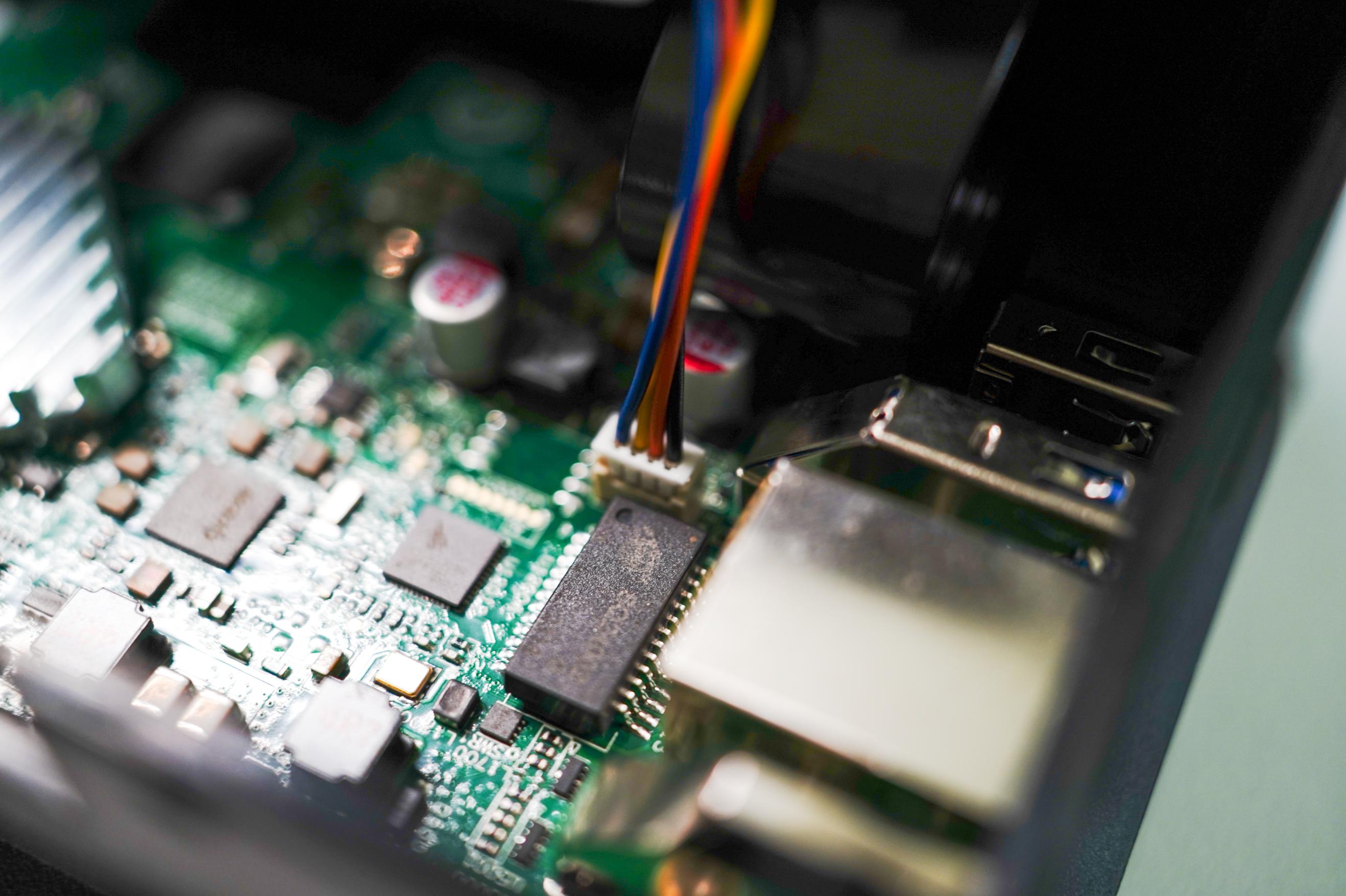 极空间z2 pro开箱拆解评测