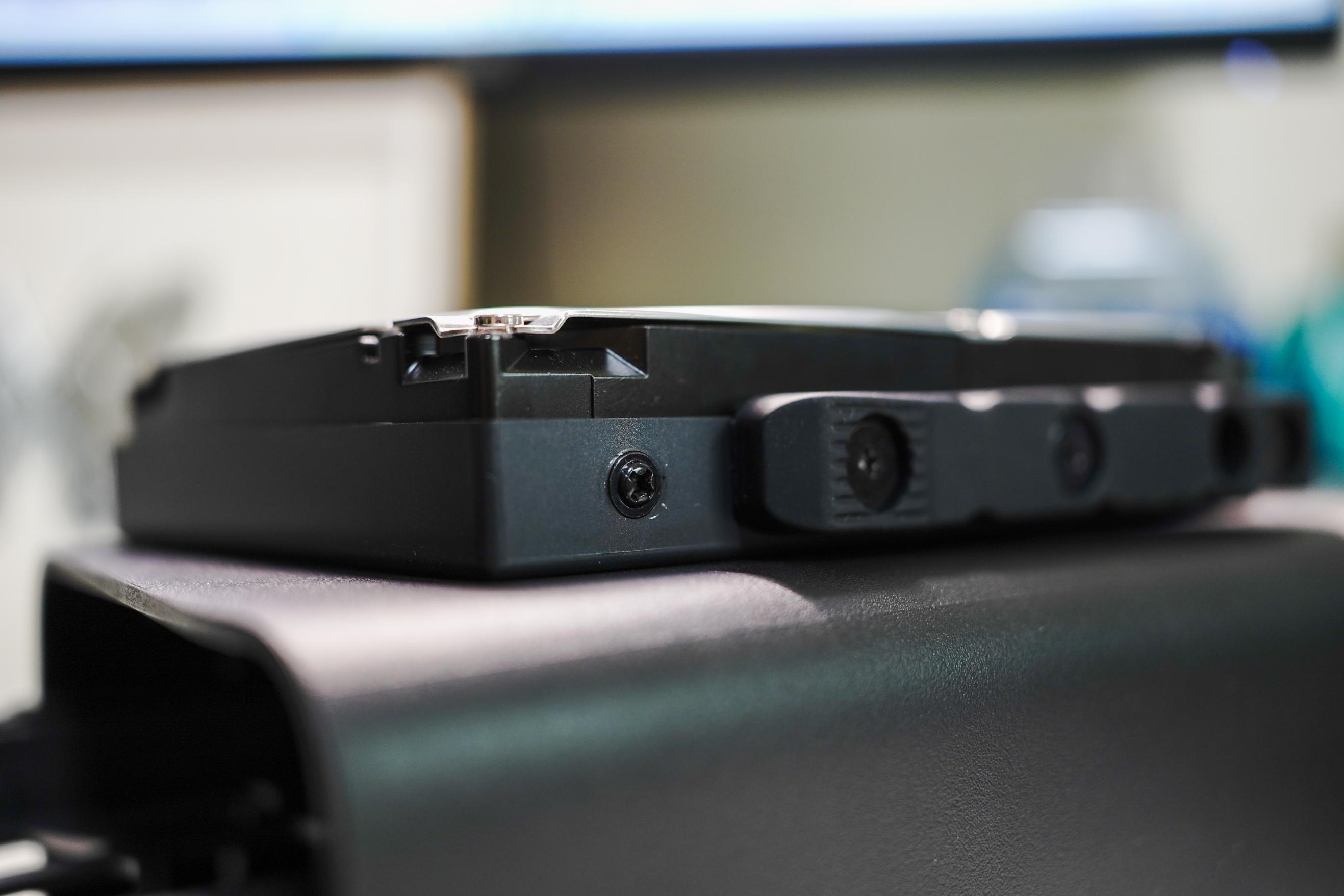 极空间z2 pro开箱拆解评测