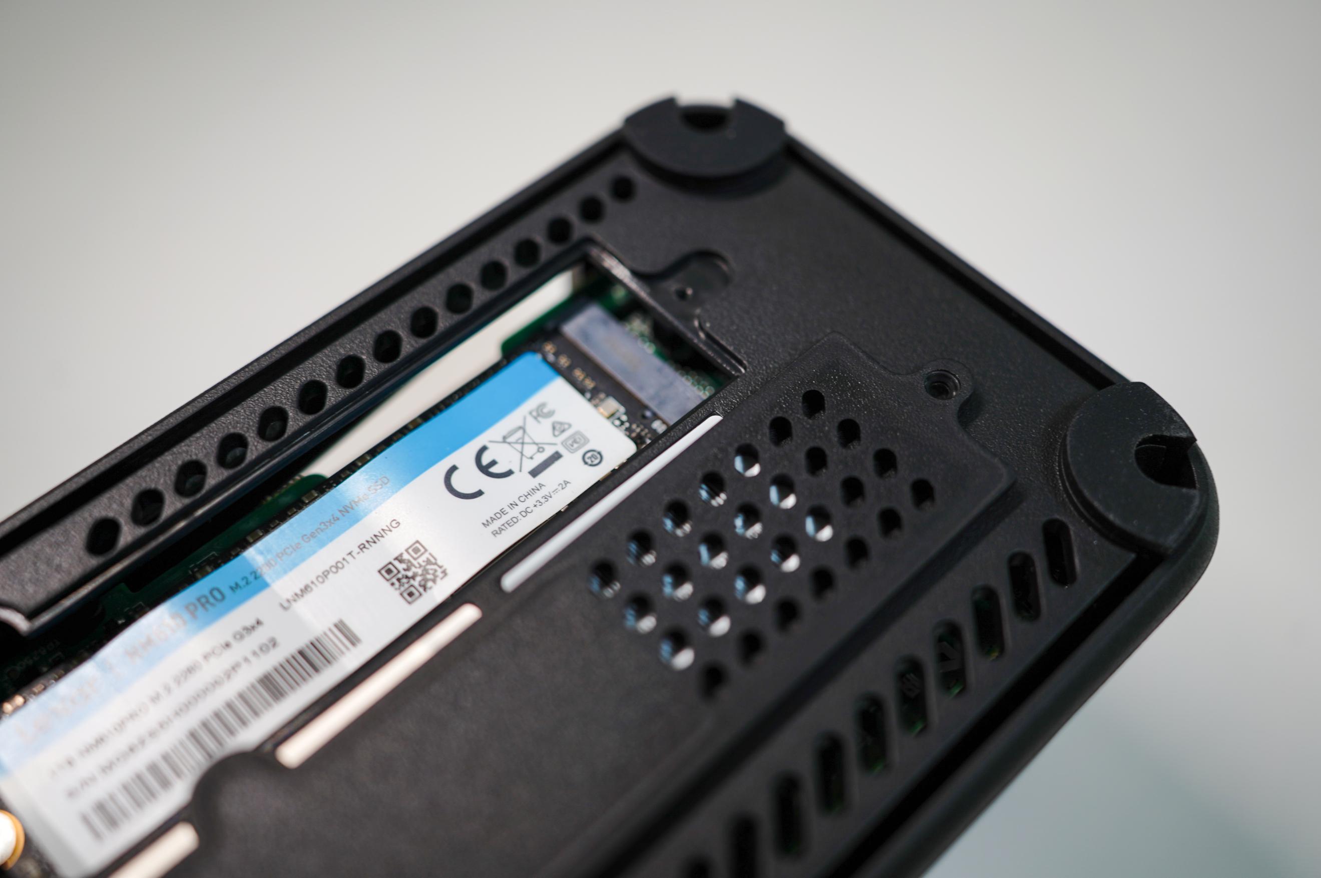 极空间z2 pro开箱拆解评测