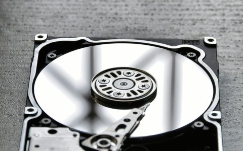 NAS坏了数据还在吗？RAID和备份的那些事